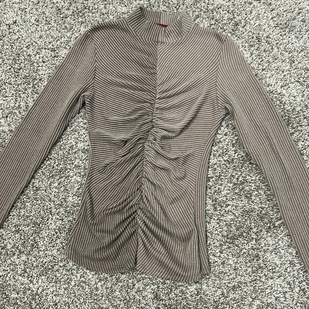 Stretchy sweater, stripped design, split color, brown~ish grey color
